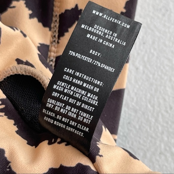 Leopard Print Sports Bra - Picture 10 of 10